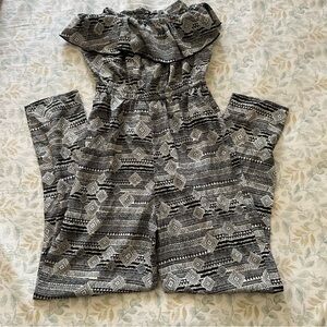 Forever 21 Pattern Sleeveless Romper